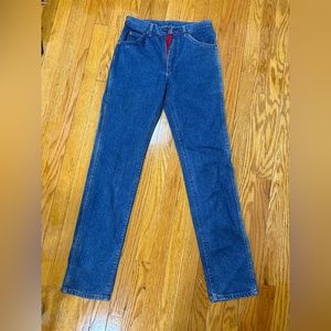 VINTAGE LEE MEDIUM WASH STRAIGHT LEG JEANS WITH BACK POCKET PATCH size 26x32